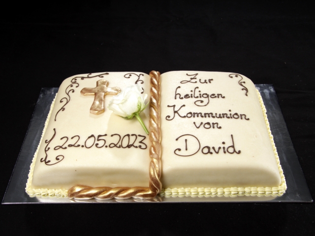 Foto Torte Kommunion-Firmung Buch