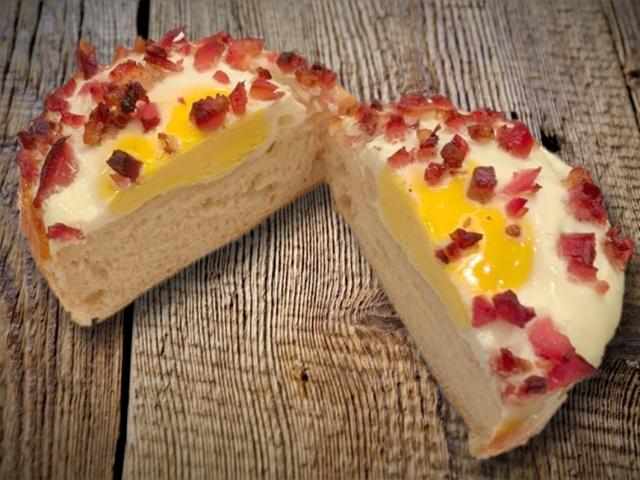 Foto Luis mit Schwarzwälder Schinken und Ei